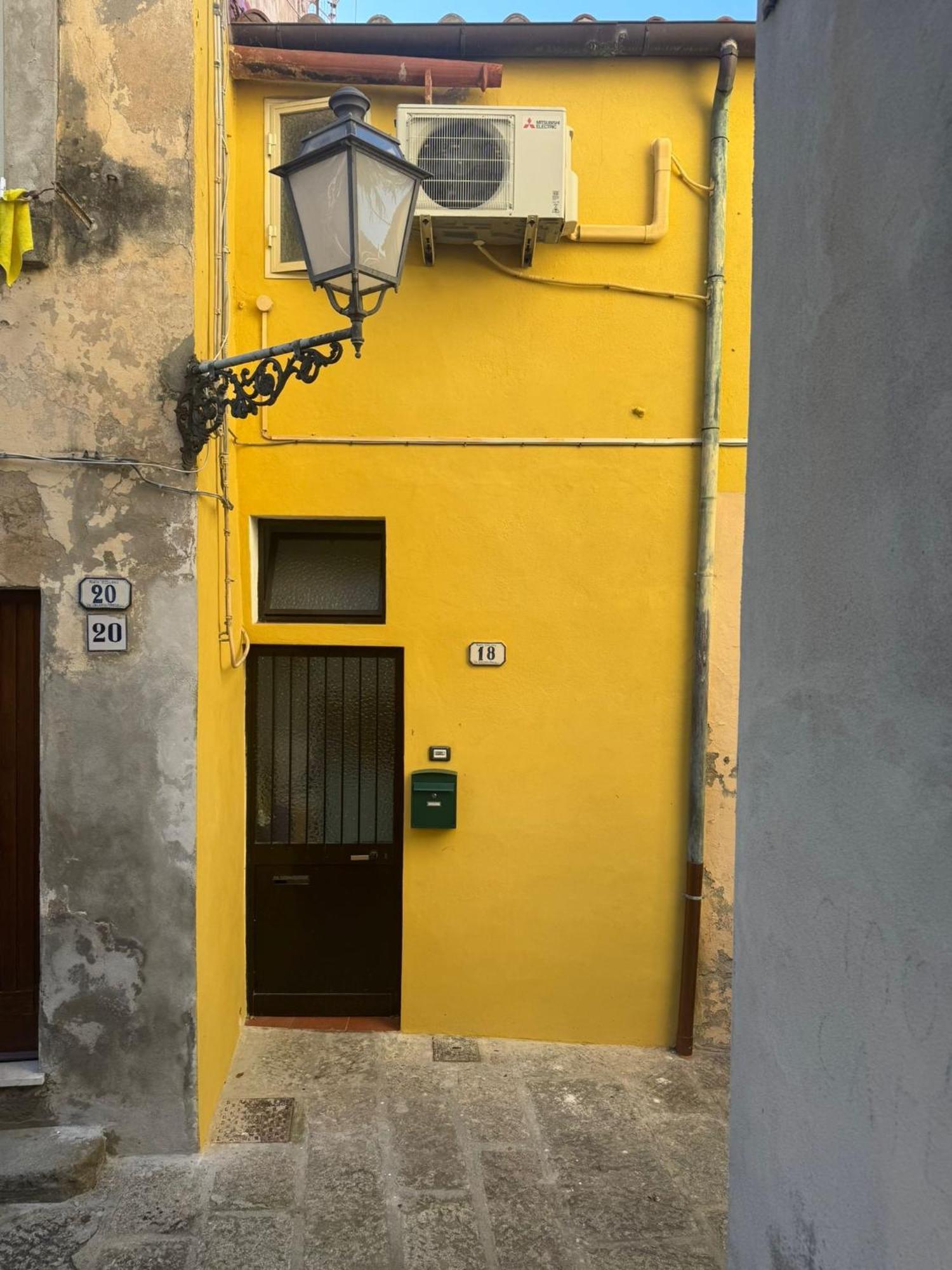 Appartamento La Casa Di Chiara Porto Azzurro Εξωτερικό φωτογραφία